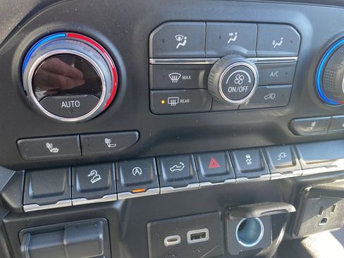 Certified 2021 Chevrolet Silverado 1500 LT Trail Boss w/ Convenience Package II image 38