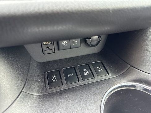 Used 2018 Toyota Highlander LE image 14