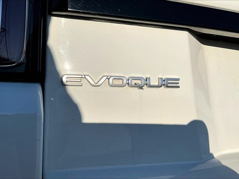 Used 2017 Land Rover Range Rover Evoque SE AWD/4WD image 24