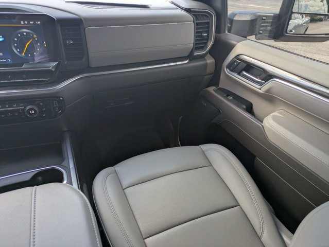 Used 2025 Chevrolet Silverado 2500 LTZ w/ LTZ Premium Package AWD/4WD image 17