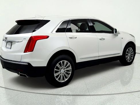 Used 2017 Cadillac XT5 Luxury w/ Driver Awareness Package FWD image 5