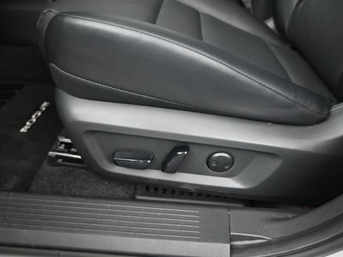 Certified 2023 Nissan Rogue SV w/ SV Premium B Package FWD image 10