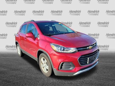 Used 2019 Chevrolet Trax LT w/ LPO, Protection Package FWD image 2