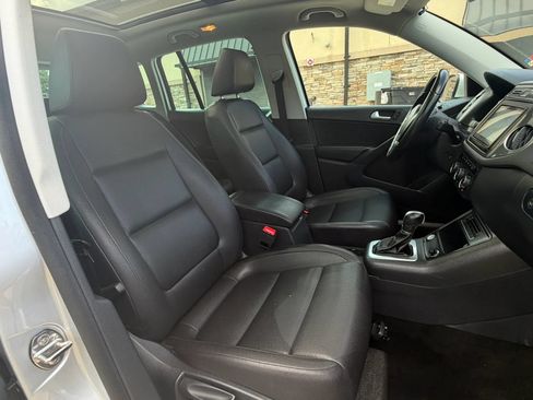 Used 2017 Volkswagen Tiguan Wolfsburg Edition FWD image 36