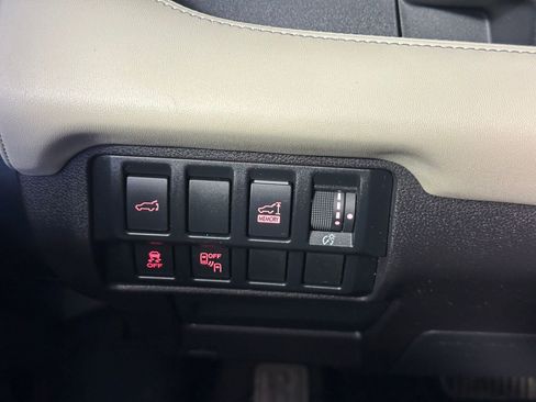 Used 2019 Subaru Ascent Touring w/ Popular Package #3 image 15