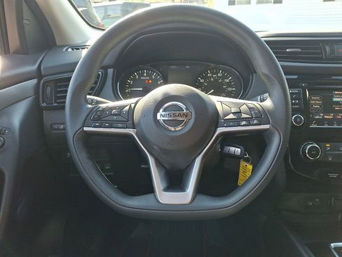 Used 2021 Nissan Rogue Sport S image 19