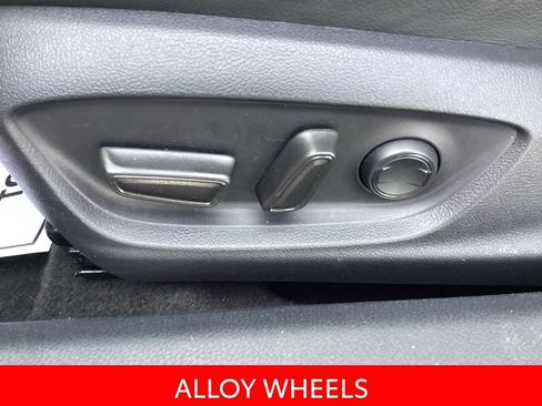 Used 2024 Toyota Camry SE image 16