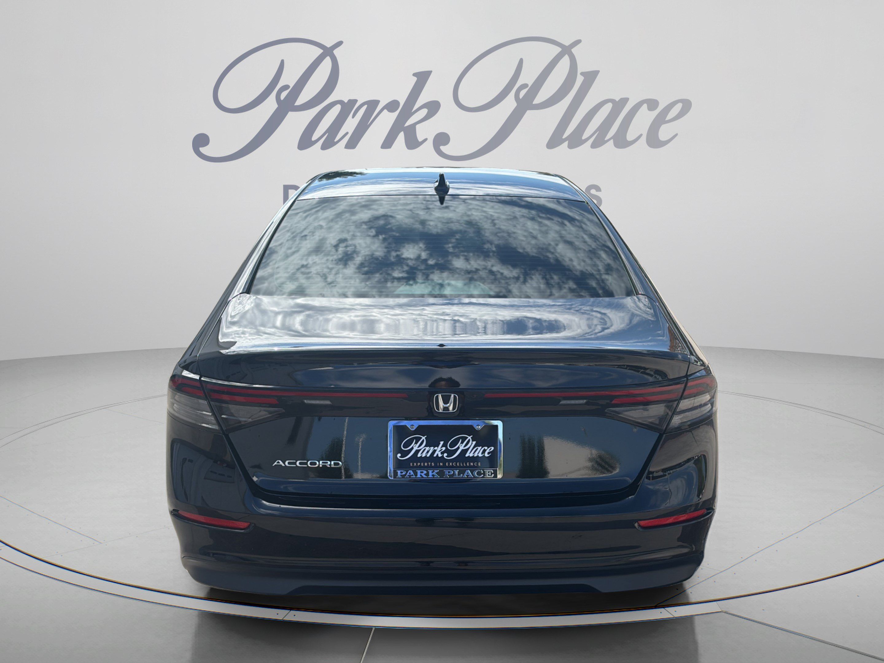 Used 2023 Honda Accord EX image 4