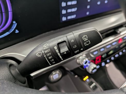 Used 2025 Kia Telluride S image 17