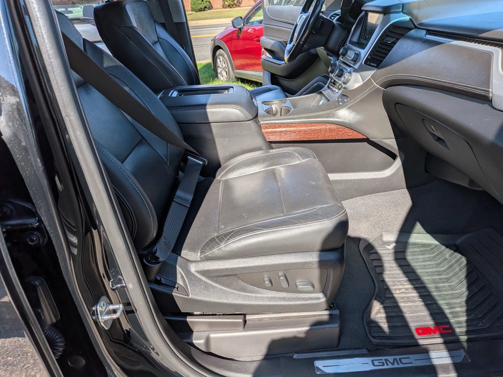 Used 2020 GMC Yukon XL SLT AWD/4WD image 49