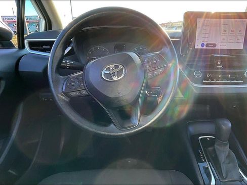 Used 2023 Toyota Corolla LE image 5