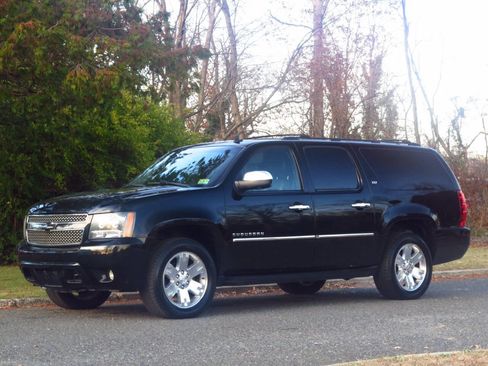 Used 2010 Chevrolet Suburban LTZ image 1