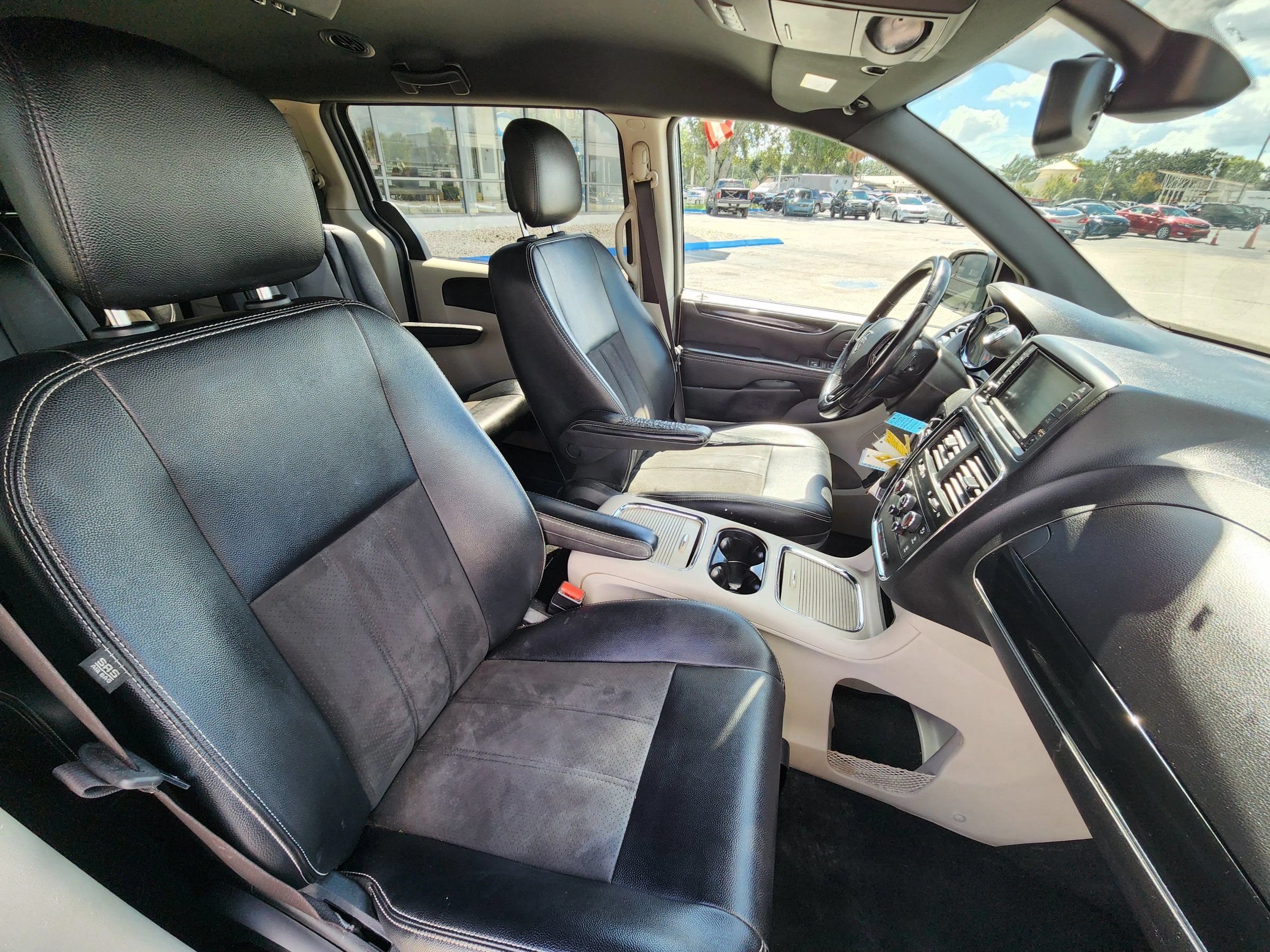 Used 2019 Dodge Grand Caravan SXT FWD image 10