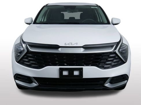 Certified 2025 Kia Sportage LX image 3
