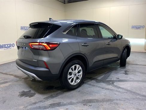 Certified 2023 Ford Escape Active image 3
