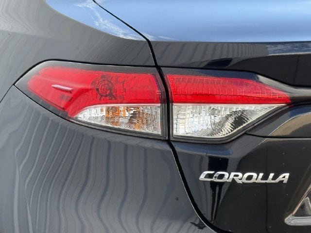 Used 2025 Toyota Corolla LE FWD image 6