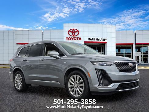 Used 2024 Cadillac XT6 Premium Luxury w/ Technology Package FWD image 7