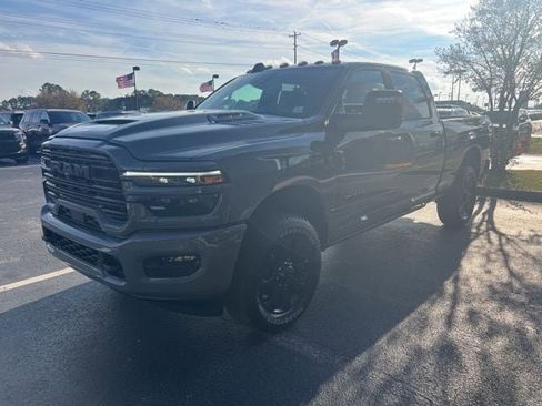 New 2026 RAM 2500 Laramie AWD/4WD image 3