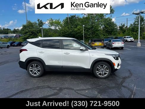 Used 2022 Kia Seltos LX AWD/4WD image 4