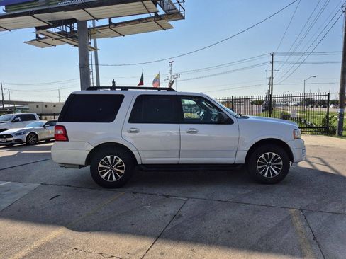 Used 2015 Ford Expedition XLT image 5