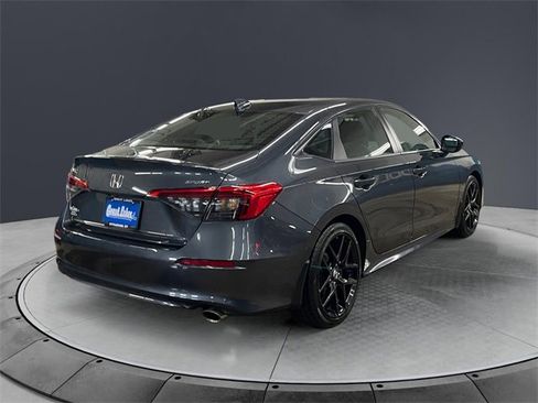 Used 2023 Honda Civic Sport image 5