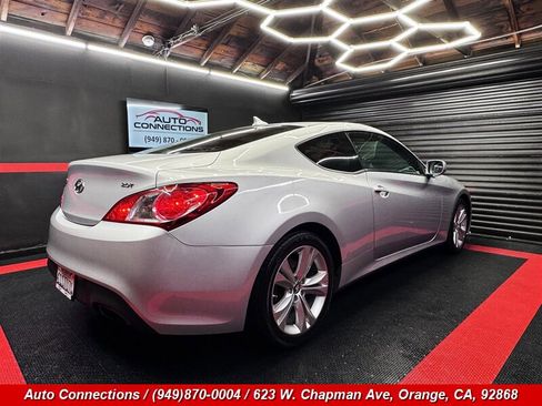 Used 2012 Hyundai Genesis 2.0T image 3