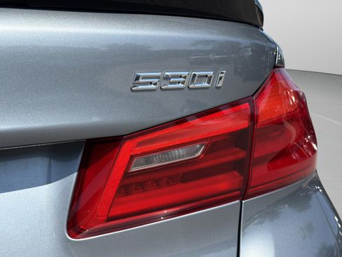 Used 2018 BMW 530i w/ Premium Package RWD image 32