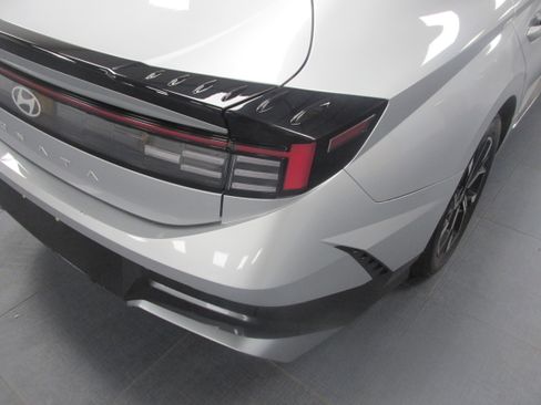 Used 2024 Hyundai Sonata SEL FWD image 11