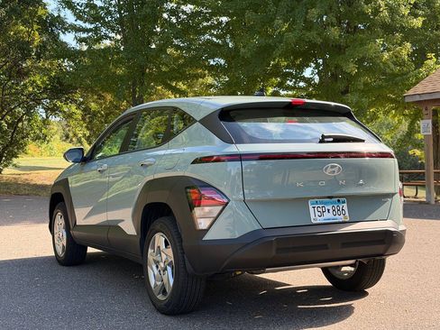 Used 2025 Hyundai Kona SE AWD/4WD image 3