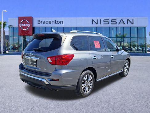 Certified 2020 Nissan Pathfinder SV image 5