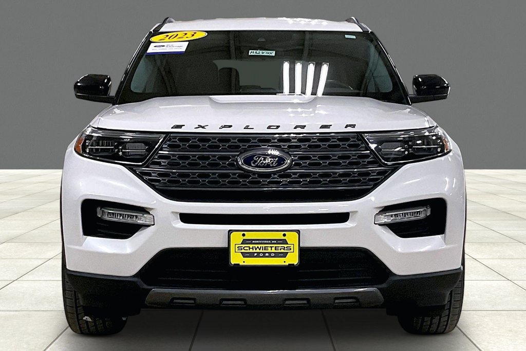 Certified 2023 Ford Explorer XLT w/ Equipment Group 202A AWD/4WD image 3