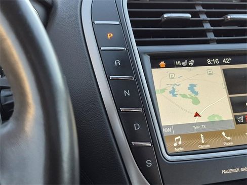 Used 2018 Lincoln MKX Reserve w/ Driver Assistance Package image 35