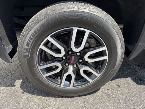 Used 2020 GMC Sierra 1500 AT4 w/ AT4 Premium Package AWD/4WD image 6