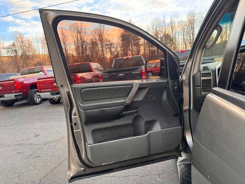 Used 2006 Nissan Armada SE w/ (X01) Leather Pkg image 9