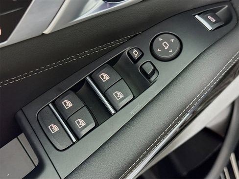 Used 2025 BMW X5 M60i w/ Climate Comfort Package image 18