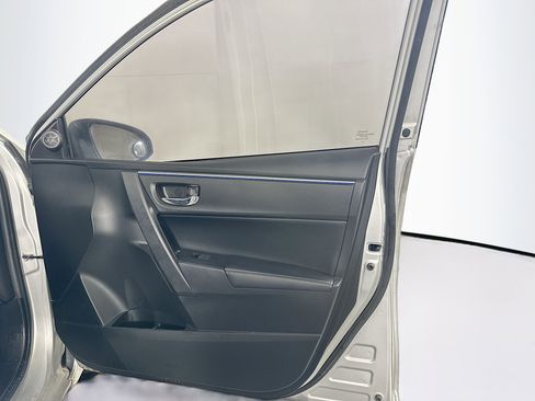 Used 2016 Toyota Corolla S image 29