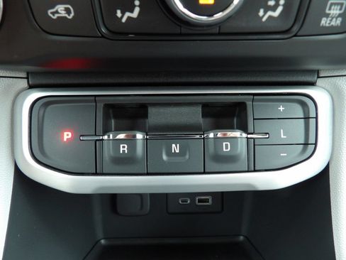 Used 2023 GMC Acadia SLT w/ Technology Package FWD image 23
