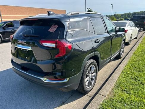 Used 2024 GMC Terrain SLT FWD image 3