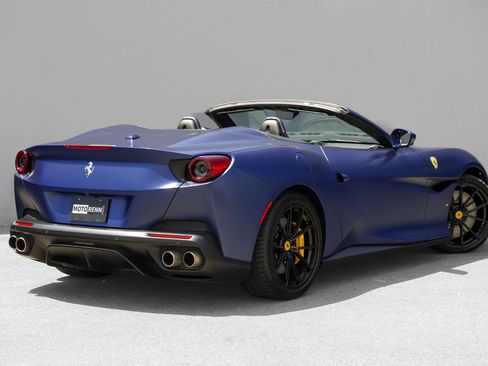 Used 2019 Ferrari Portofino RWD image 3