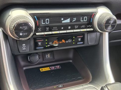 Used 2025 Toyota RAV4 Limited w/ Advanced Technology Package AWD/4WD image 20