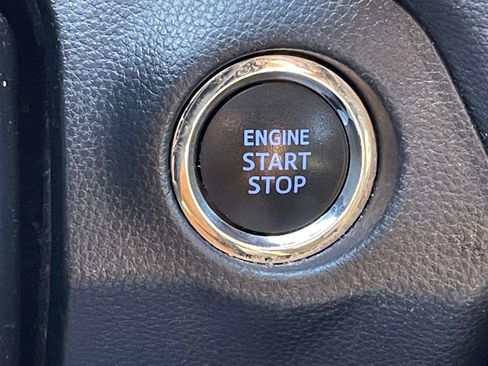 Used 2021 Toyota RAV4 XLE image 19