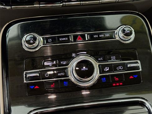 Used 2023 Lincoln Nautilus Reserve image 16