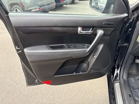 Used 2013 Kia Sorento SX w/ SX Premium Pkg image 13