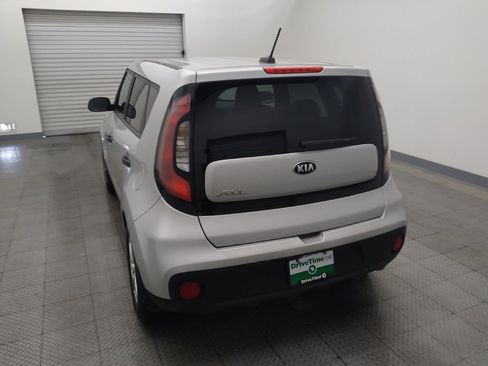 Used 2018 Kia Soul FWD image 6