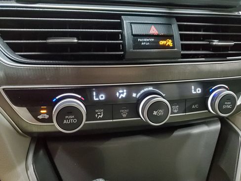 Used 2018 Honda Accord LX image 30