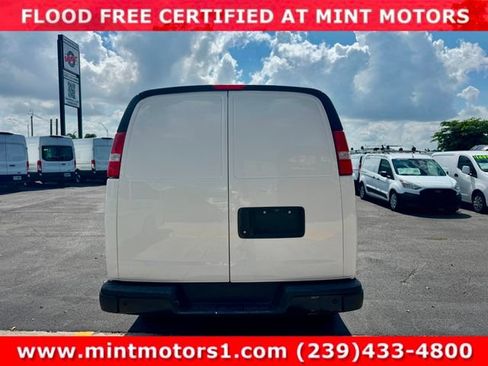 Used 2019 Chevrolet Express 3500 Extended w/ Driver Convenience Package RWD image 15