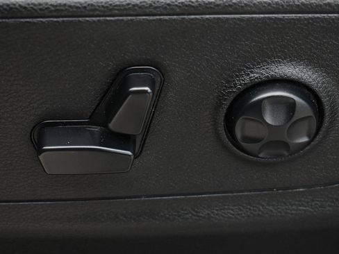 Used 2020 RAM 1500 Big Horn AWD/4WD image 14