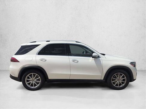 Used 2025 Mercedes-Benz GLE 350 4MATIC image 4