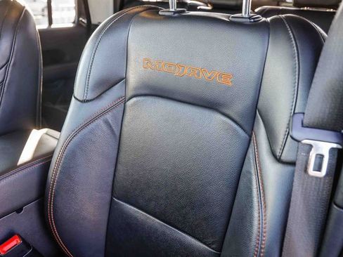 Used 2020 Jeep Gladiator Mojave image 26