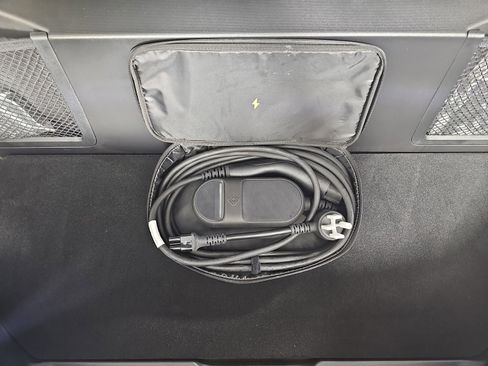 Used 2025 Rivian R1S Adventure image 14